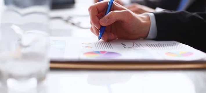 Photo de graphiques de coûts