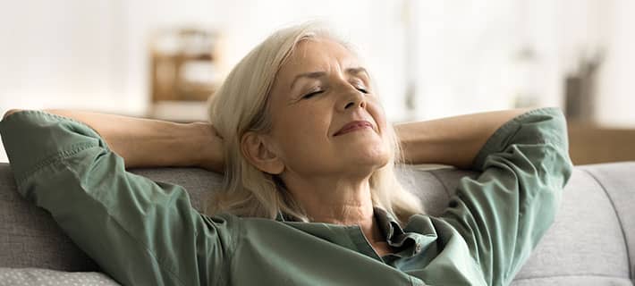 Femme senior détentue